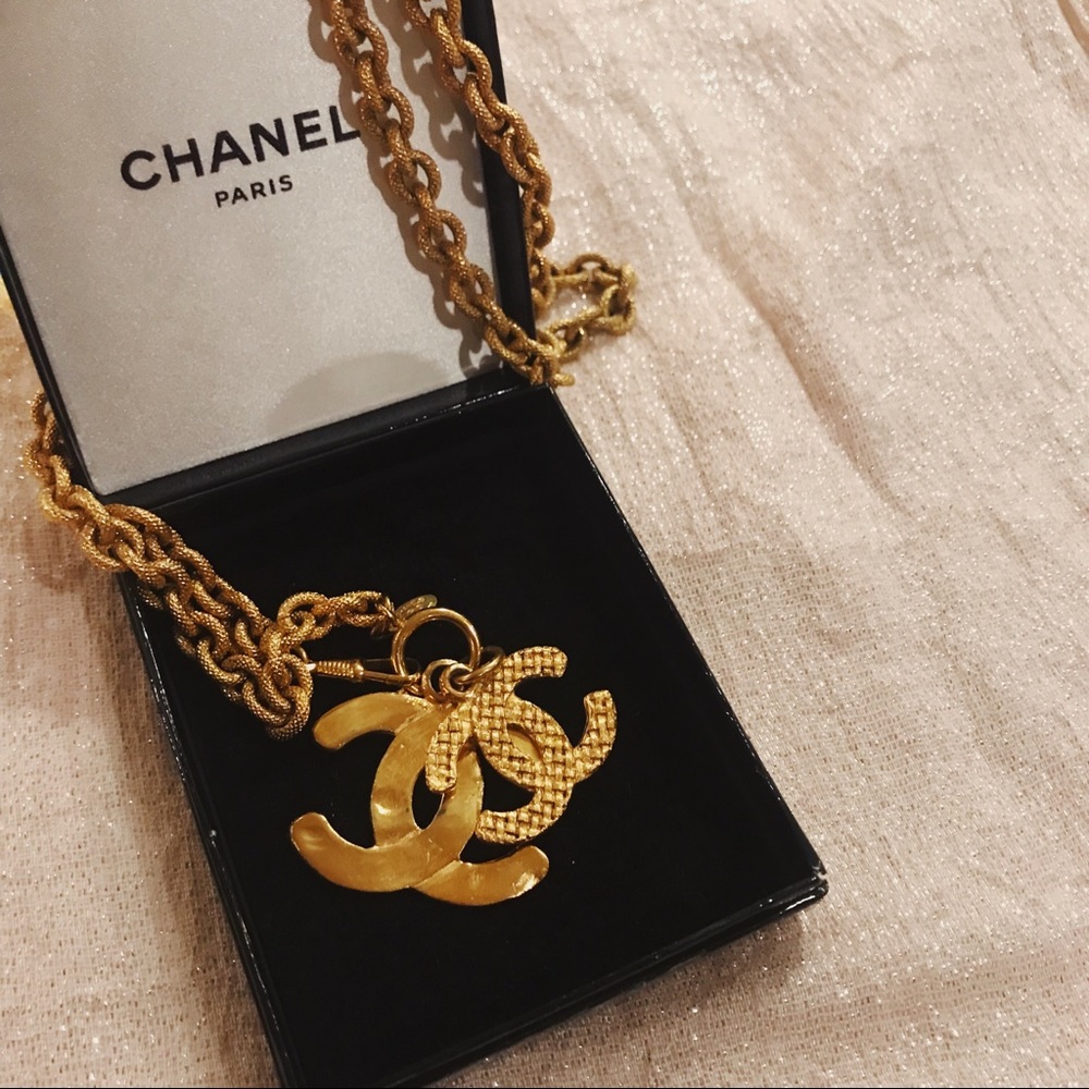Vintage Rare Chanel Belt Necklace Gold Quilted